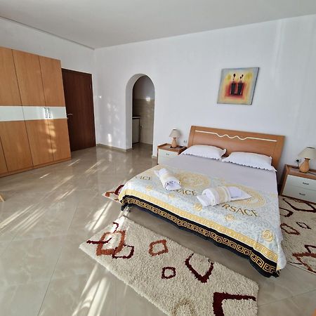 Studios M Улцин Стая снимка
